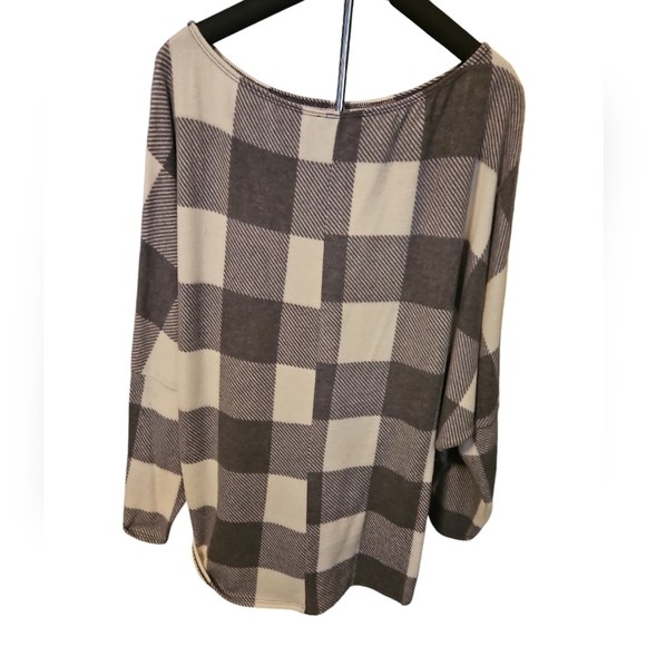 Plaid "fleece like" long sleeve top - Picture 4 of 4